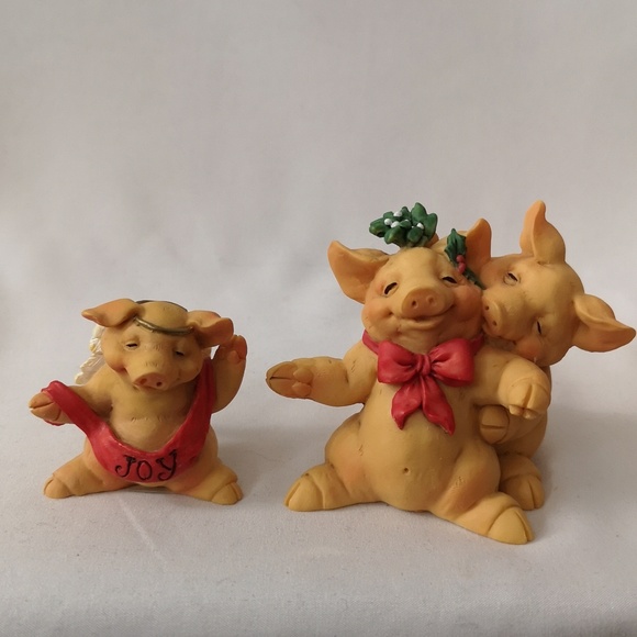 Adorable Vintage Resin Pigsville Holiday Figurines Set of Five - Picture 4 of 5